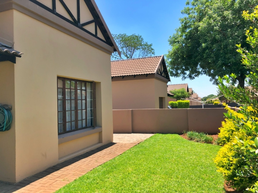 2 Bedroom Property for Sale in Waterval East North West